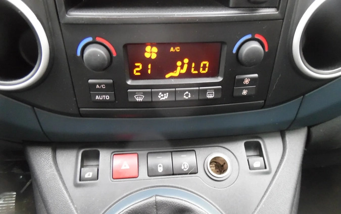 Peugeot Partner cena 7100 przebieg: 245200, rok produkcji 2011 z Skwierzyna małe 232